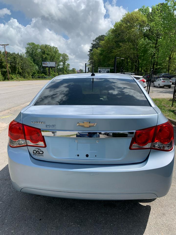 Chevrolet Cruze 4dr Sdn LS 2011