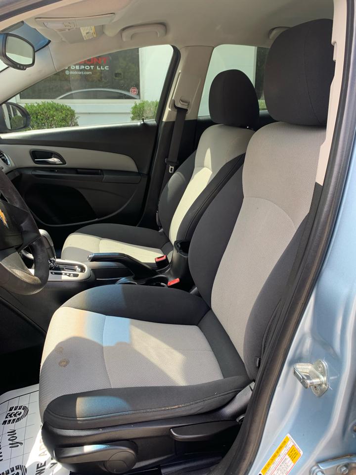 Chevrolet Cruze 4dr Sdn LS 2011