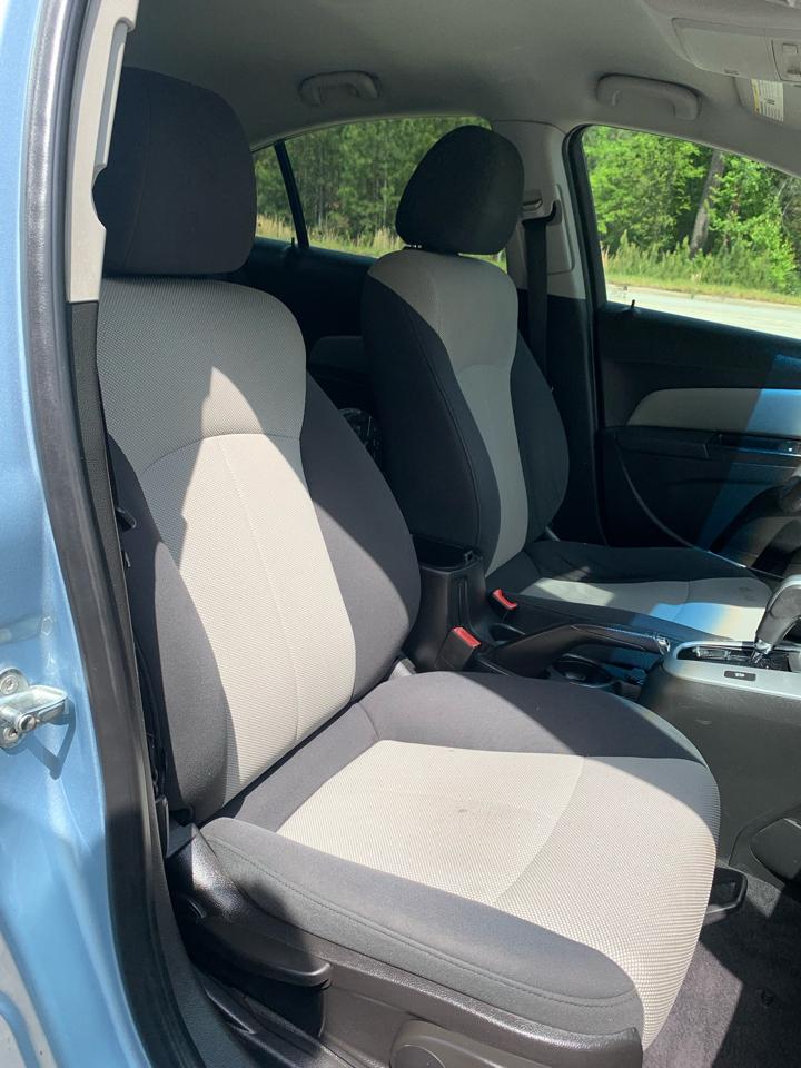 Chevrolet Cruze 4dr Sdn LS 2011