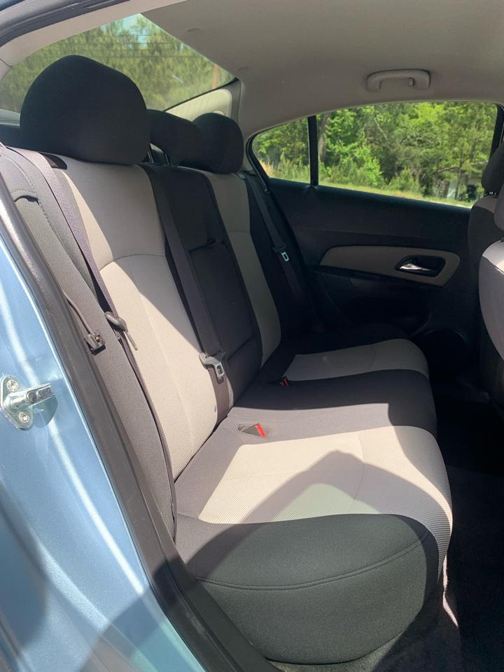 Chevrolet Cruze 4dr Sdn LS 2011