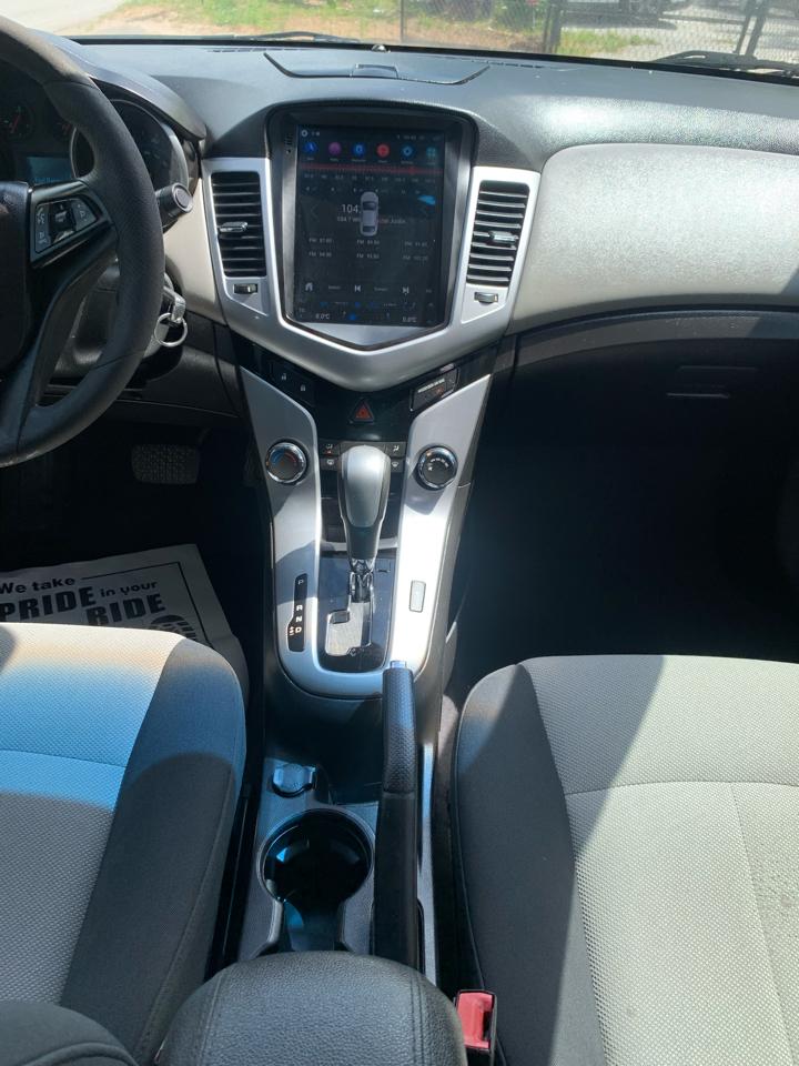 Chevrolet Cruze 4dr Sdn LS 2011