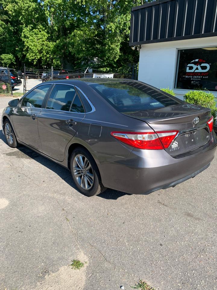 Toyota Camry 4dr Sdn I4 Auto XLE (Natl) 2015
