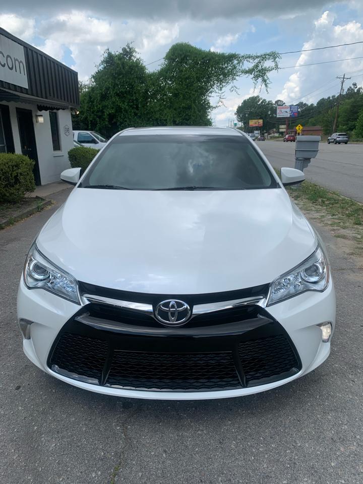 Toyota Camry 4dr Sdn I4 Auto XLE (Natl) 2015