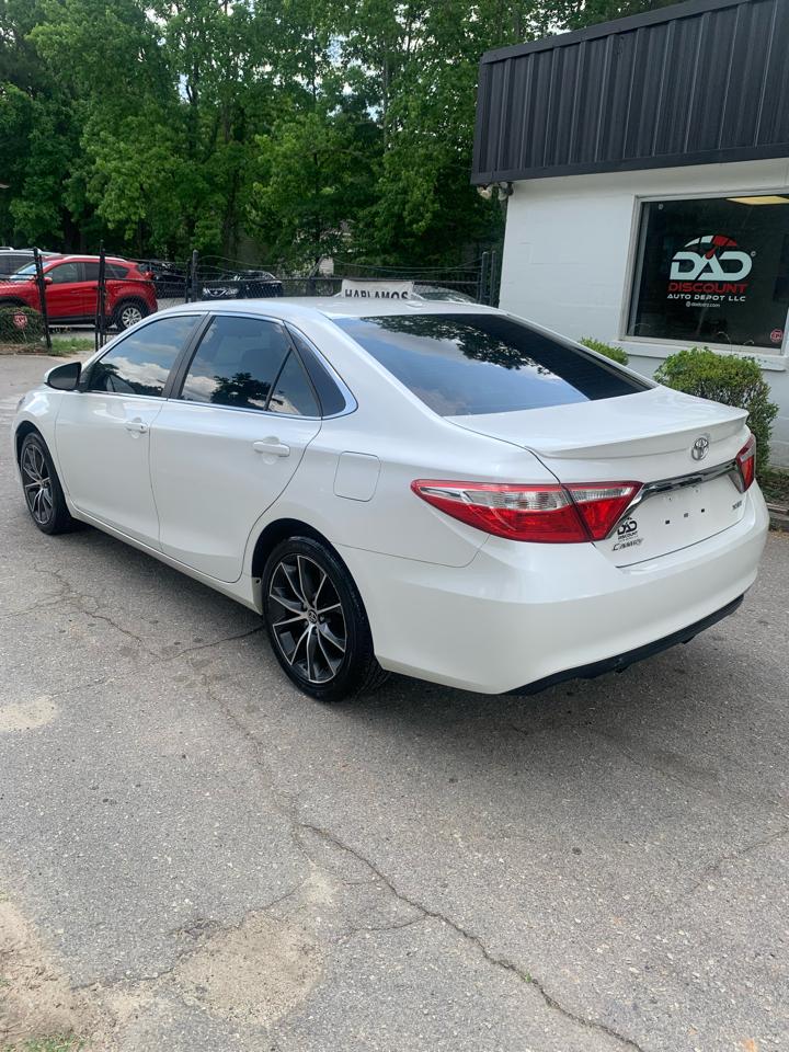 Toyota Camry 4dr Sdn I4 Auto XLE (Natl) 2015
