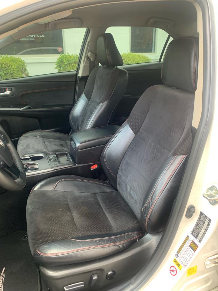 Toyota Camry 4dr Sdn I4 Auto XLE (Natl) 2015
