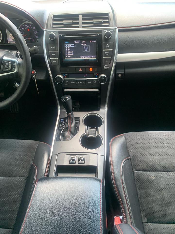 Toyota Camry 4dr Sdn I4 Auto XLE (Natl) 2015