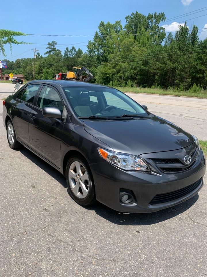 Toyota Corolla 4dr Sdn Auto LE (Natl) 2012