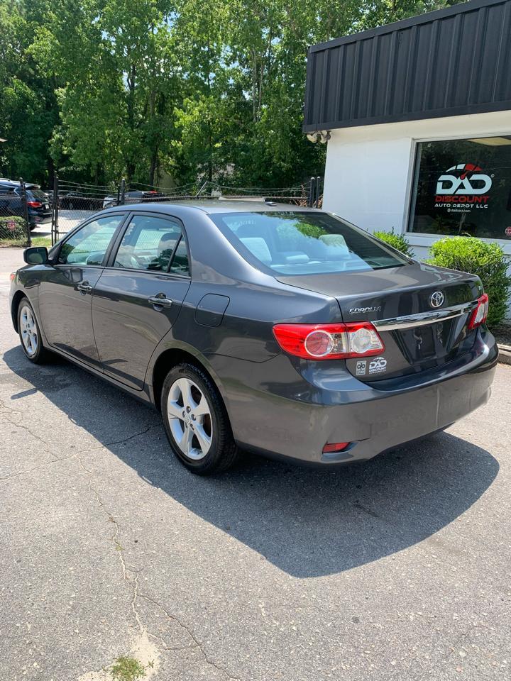 Toyota Corolla 4dr Sdn Auto LE (Natl) 2012
