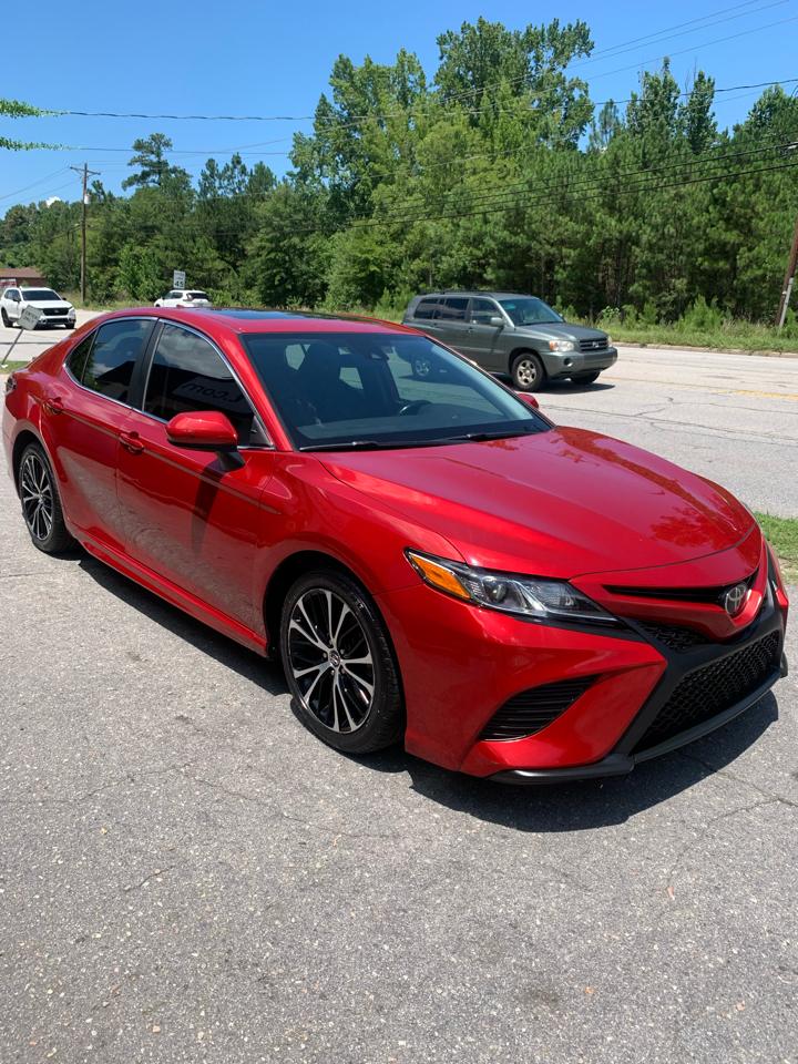 Toyota Camry SE Auto (Natl) 2020