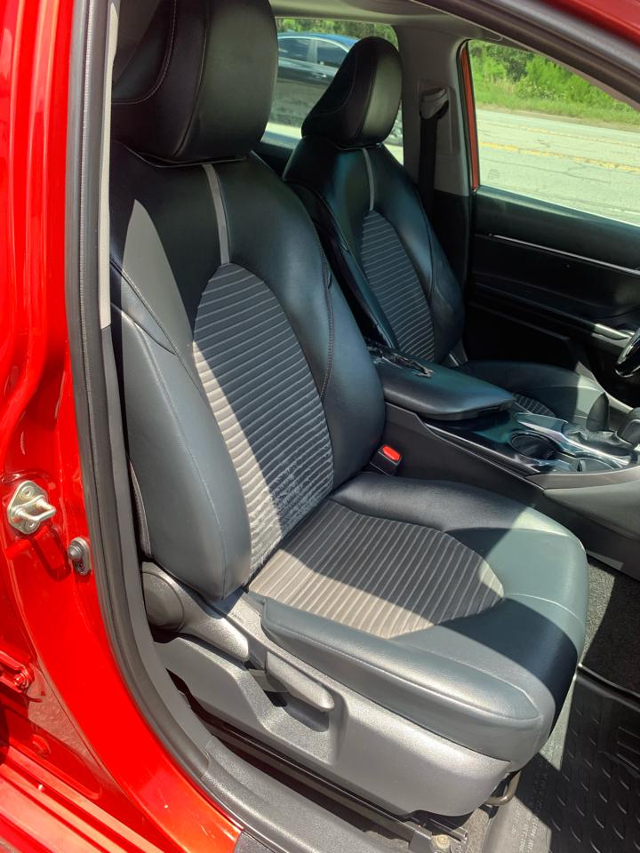 Toyota Camry SE Auto (Natl) 2020