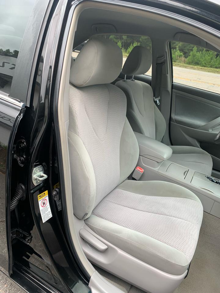 Toyota Camry 4dr Sdn I4 Man LE (Natl) 2011