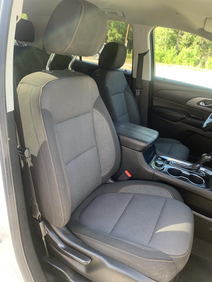 Chevrolet Traverse FWD 4dr LS w/1LS 2019
