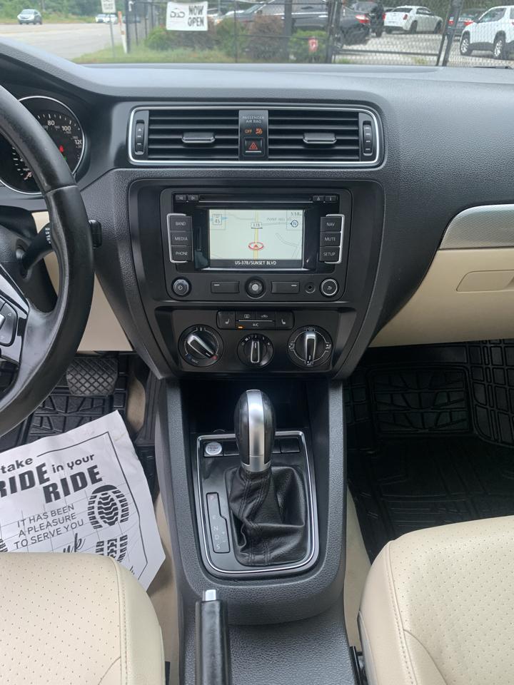 Volkswagen Jetta Sedan 4dr Auto 1.8T SE PZEV 2015
