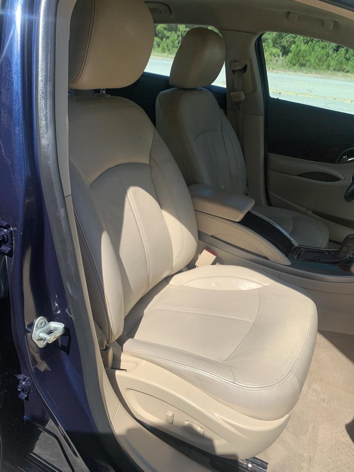 Buick LaCrosse 4dr Sdn Leather FWD 2012