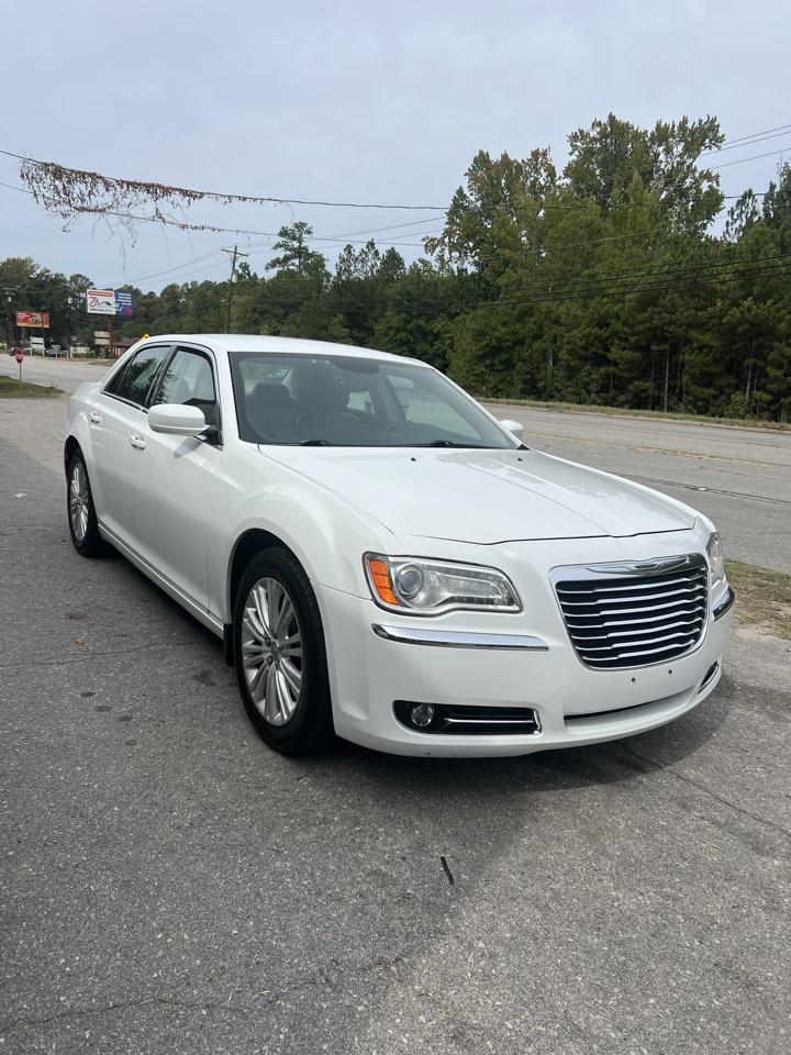 Chrysler 300 4dr Sdn AWD 2013