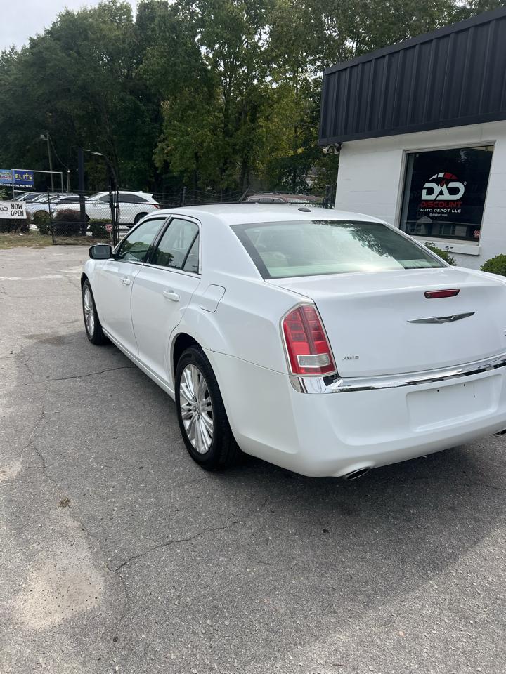 Chrysler 300 4dr Sdn AWD 2013