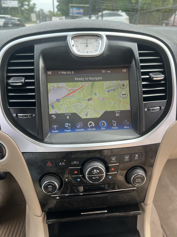 Chrysler 300 4dr Sdn AWD 2013