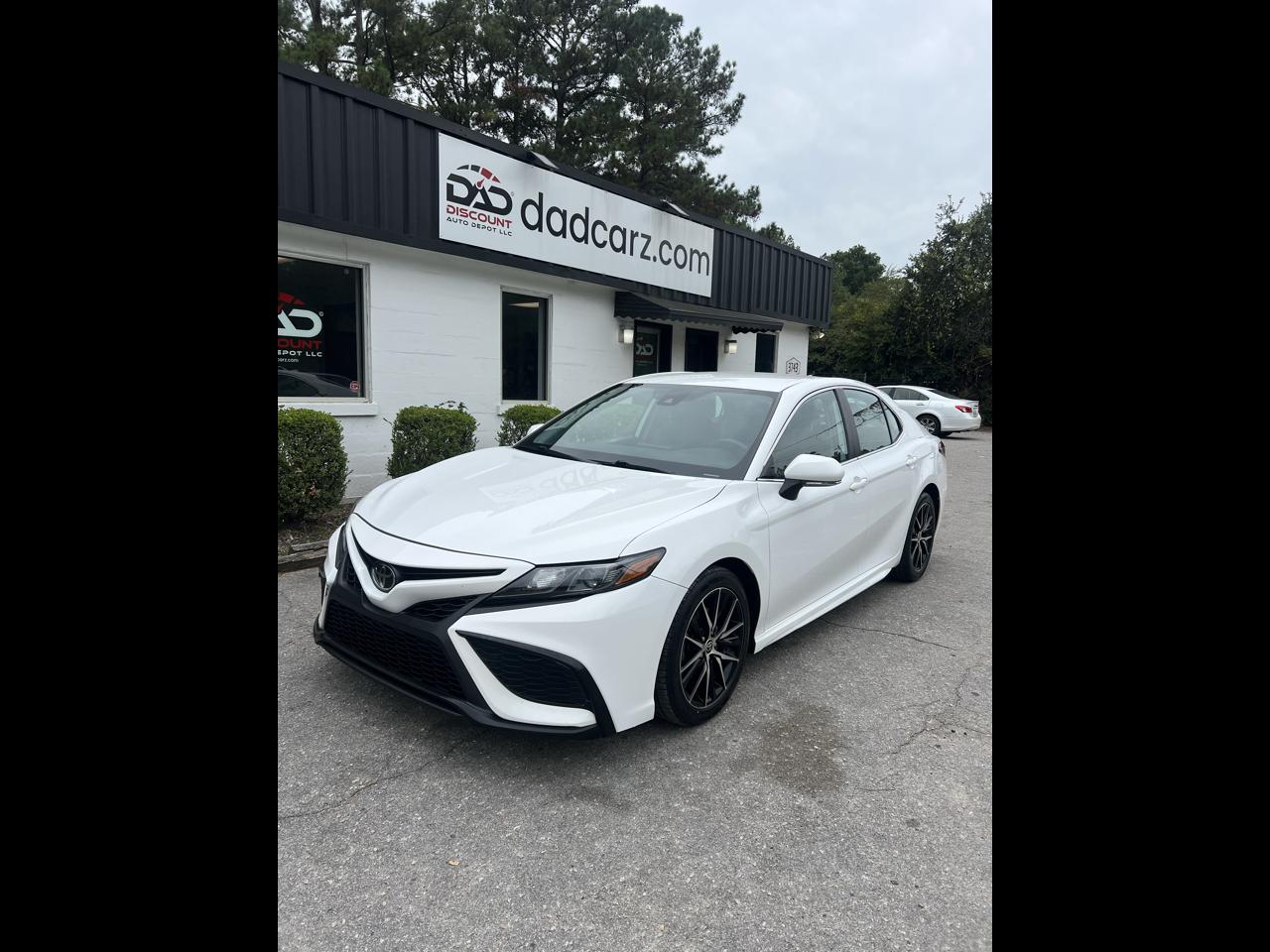 2022 Toyota Camry SE Auto (Natl)