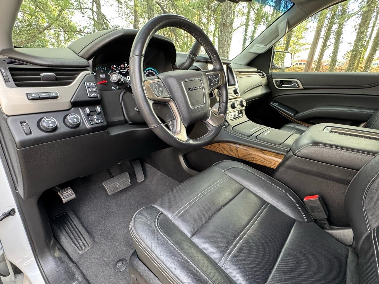 GMC Yukon Denali 4WD 2019
