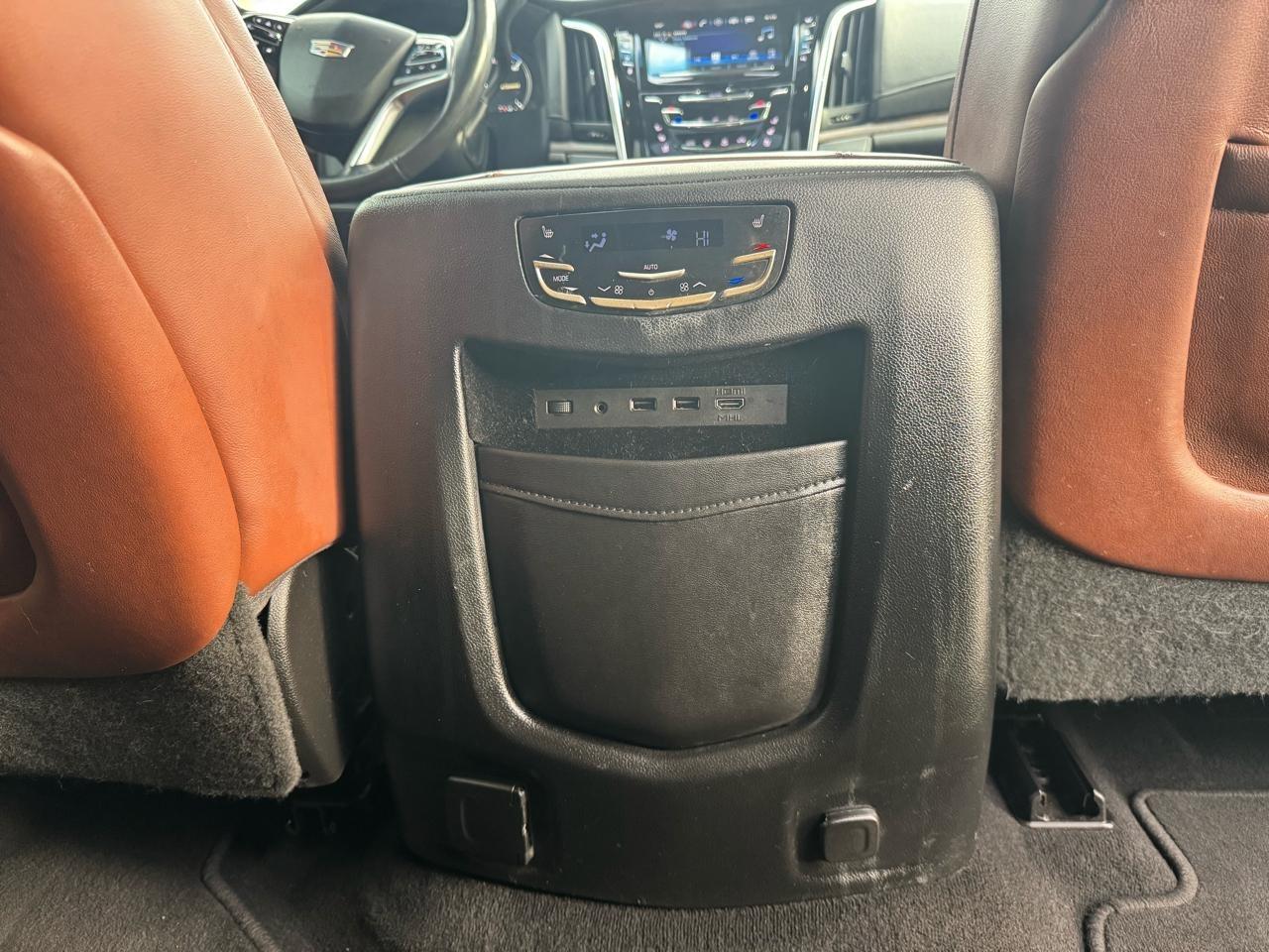 Cadillac Escalade Luxury 4WD 2018