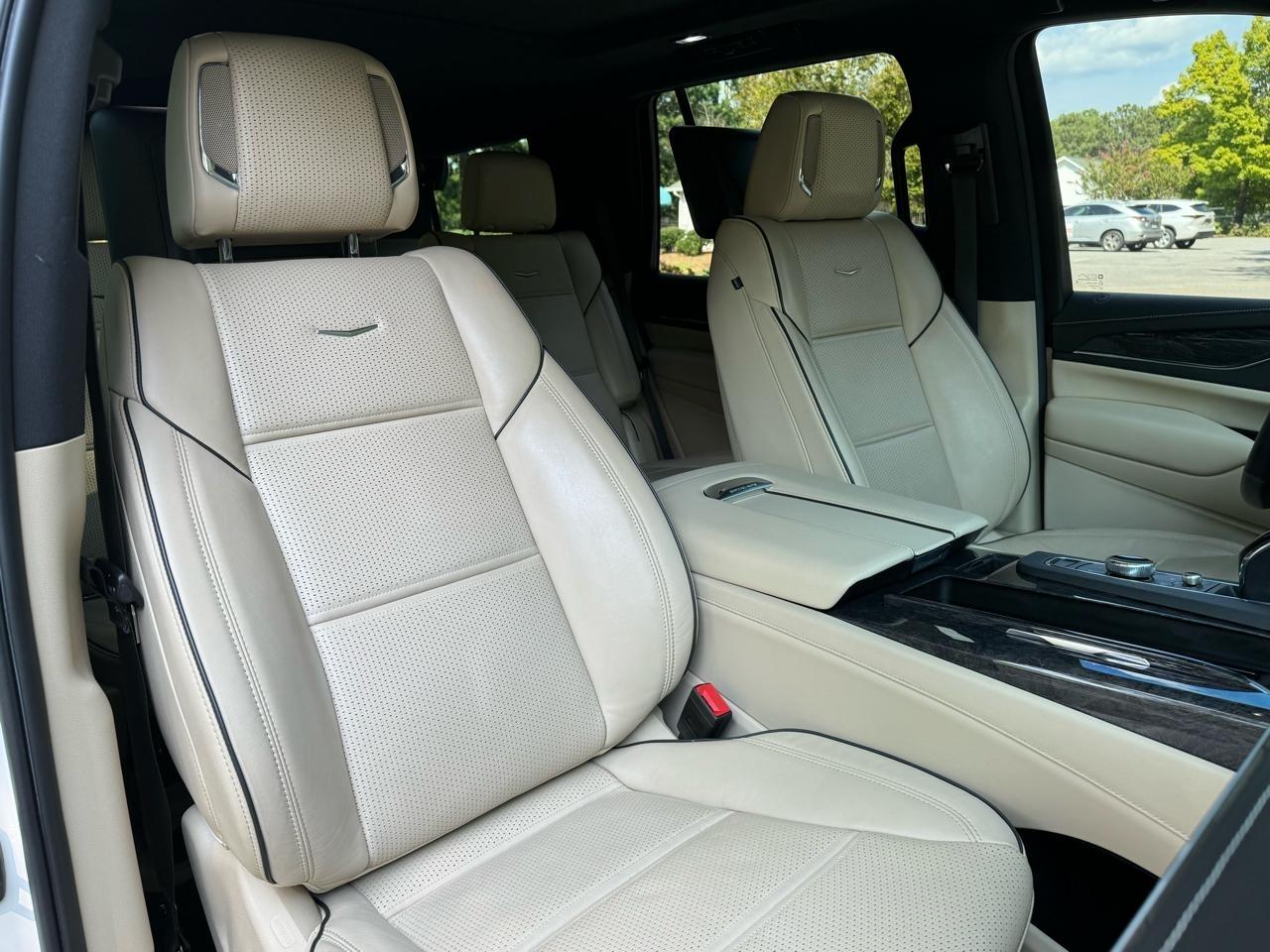 Cadillac Escalade Premium Luxury AWD 2021