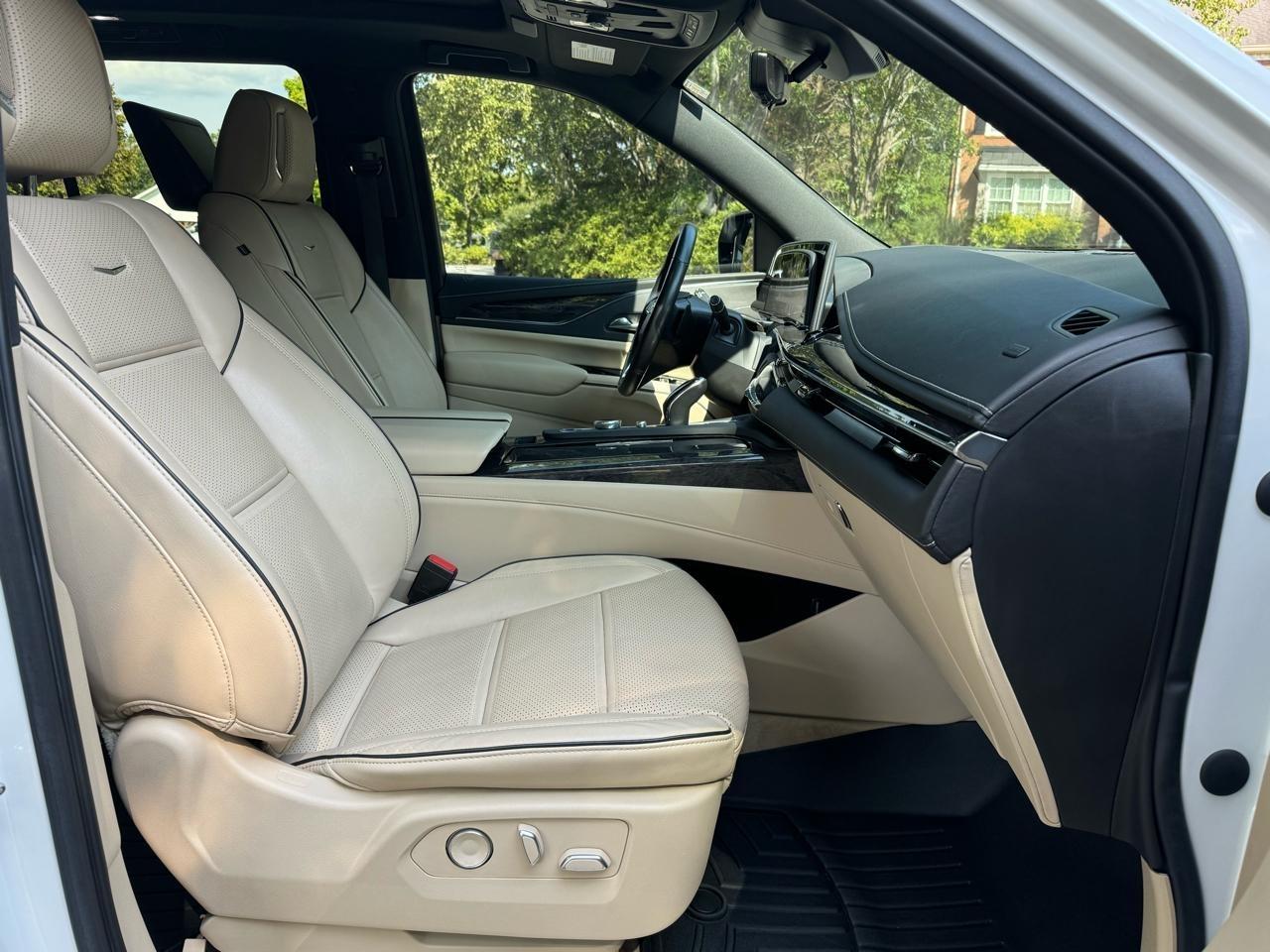 Cadillac Escalade Premium Luxury AWD 2021