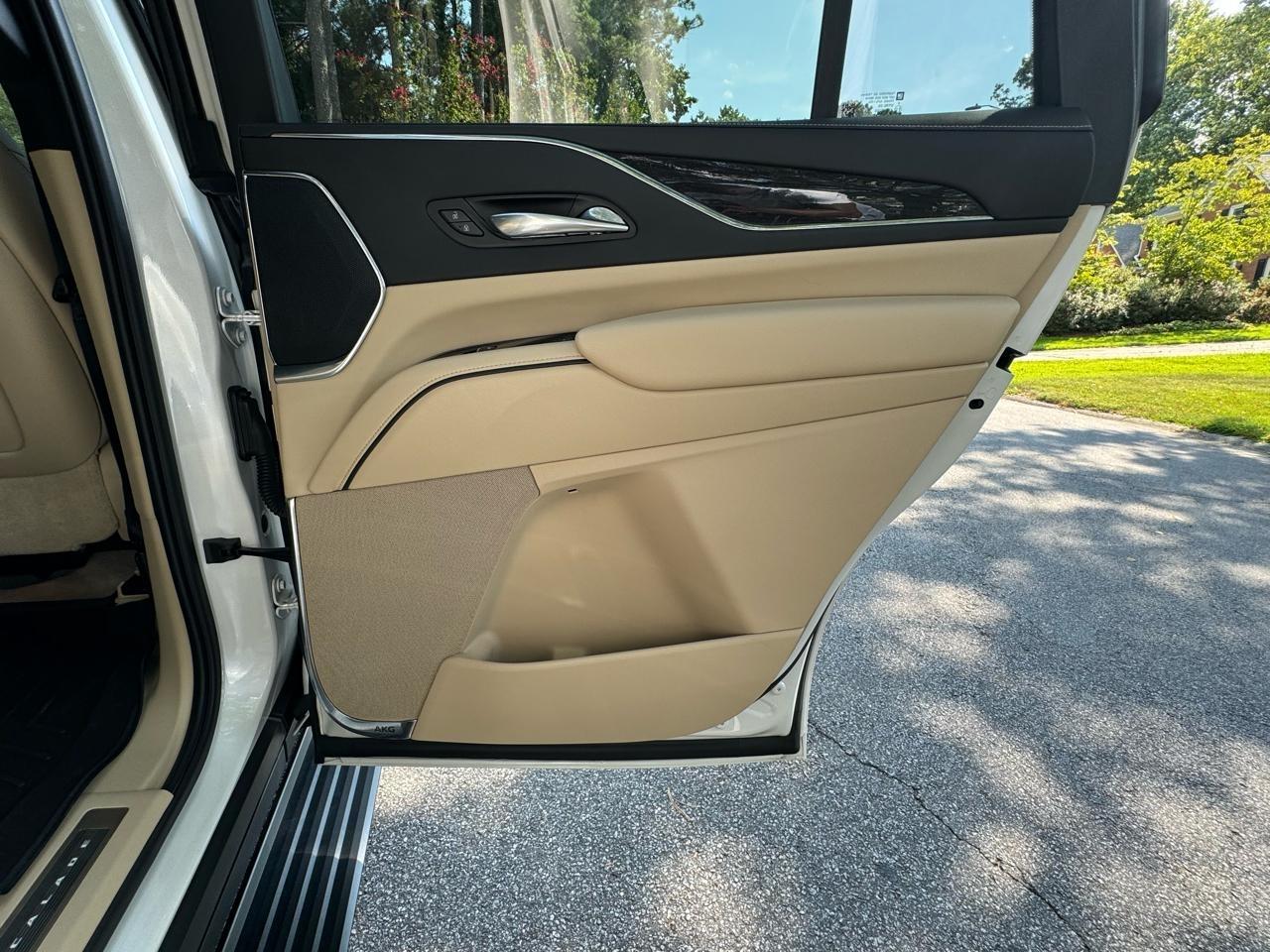 Cadillac Escalade Premium Luxury AWD 2021