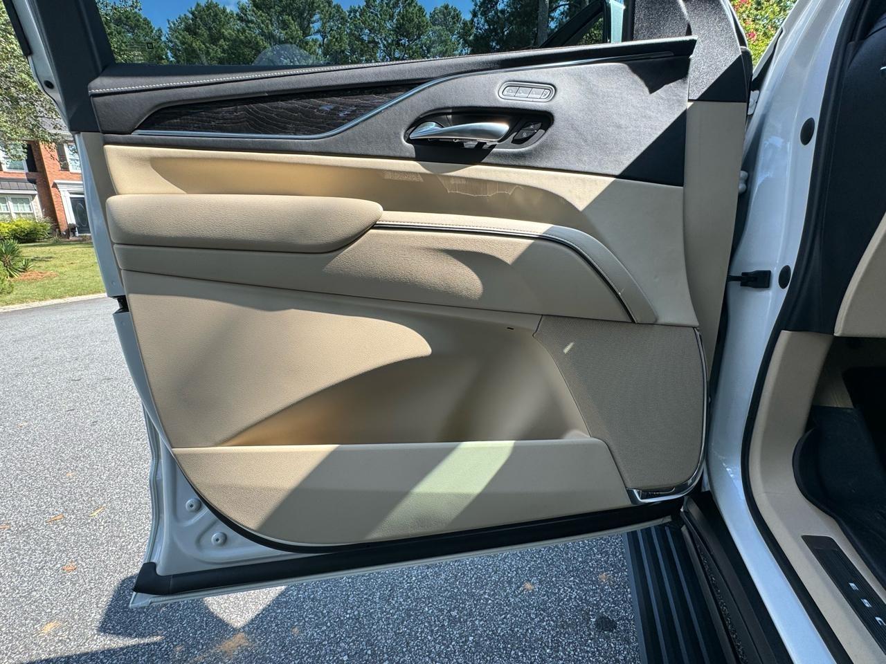 Cadillac Escalade Premium Luxury AWD 2021