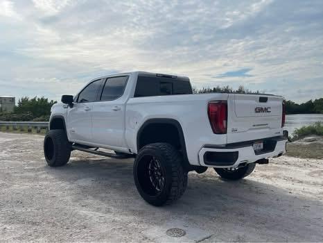 GMC Sierra 1500 AT4 Crew Cab Short Box 4WD 2020