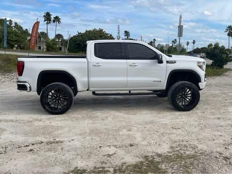 GMC Sierra 1500 AT4 Crew Cab Short Box 4WD 2020
