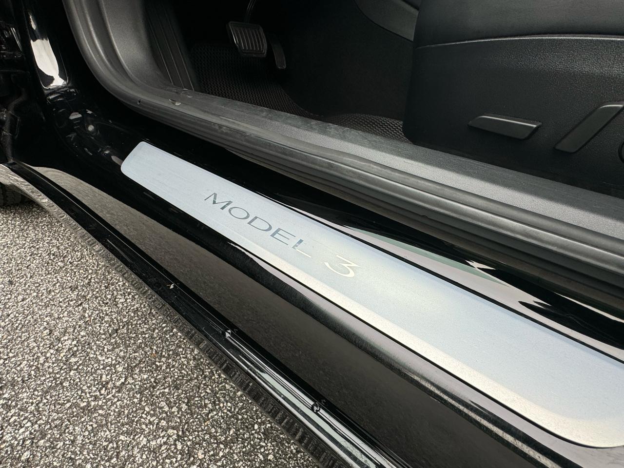 Tesla Model 3 Mid Range 2019