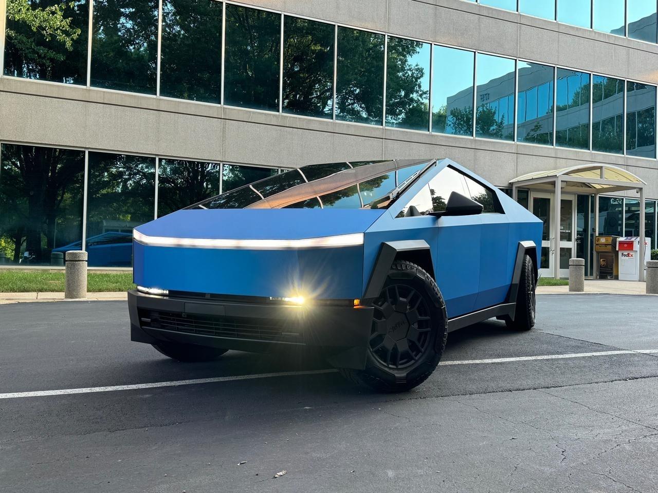 Tesla Cybertruck Base 2024