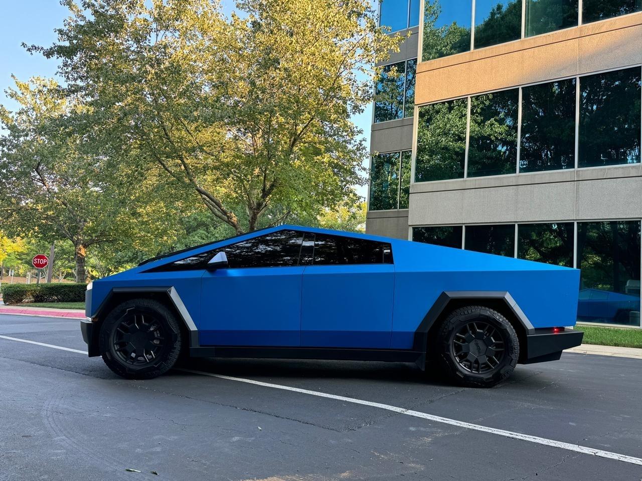 Tesla Cybertruck Base 2024