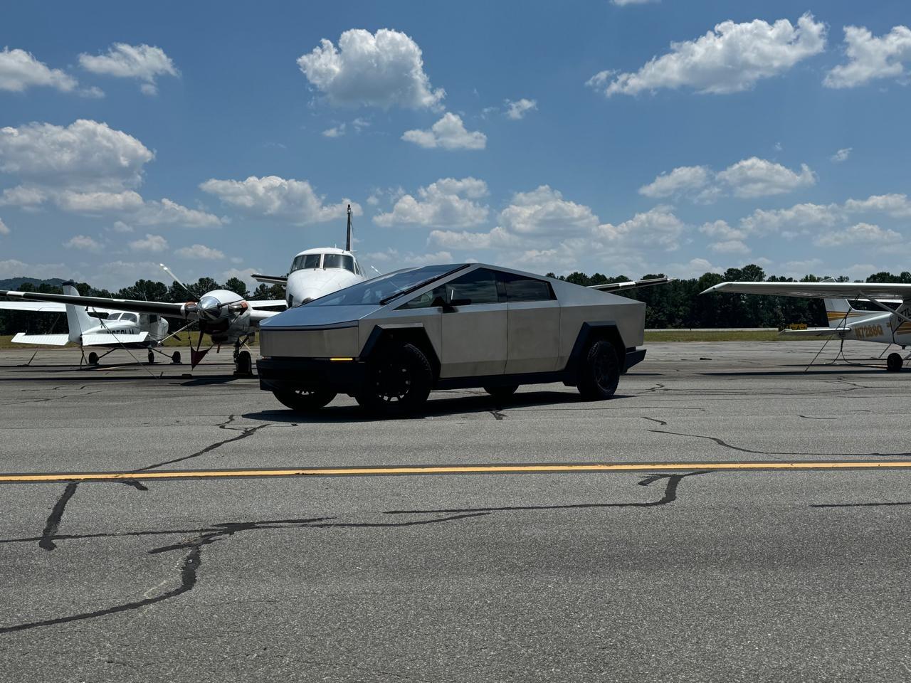 Tesla Cybertruck Base 2024