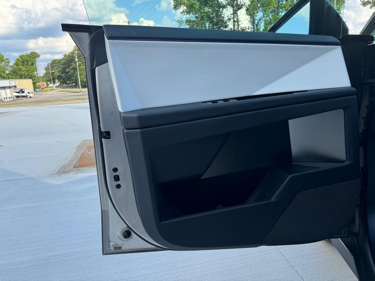 Tesla Cybertruck Base 2024