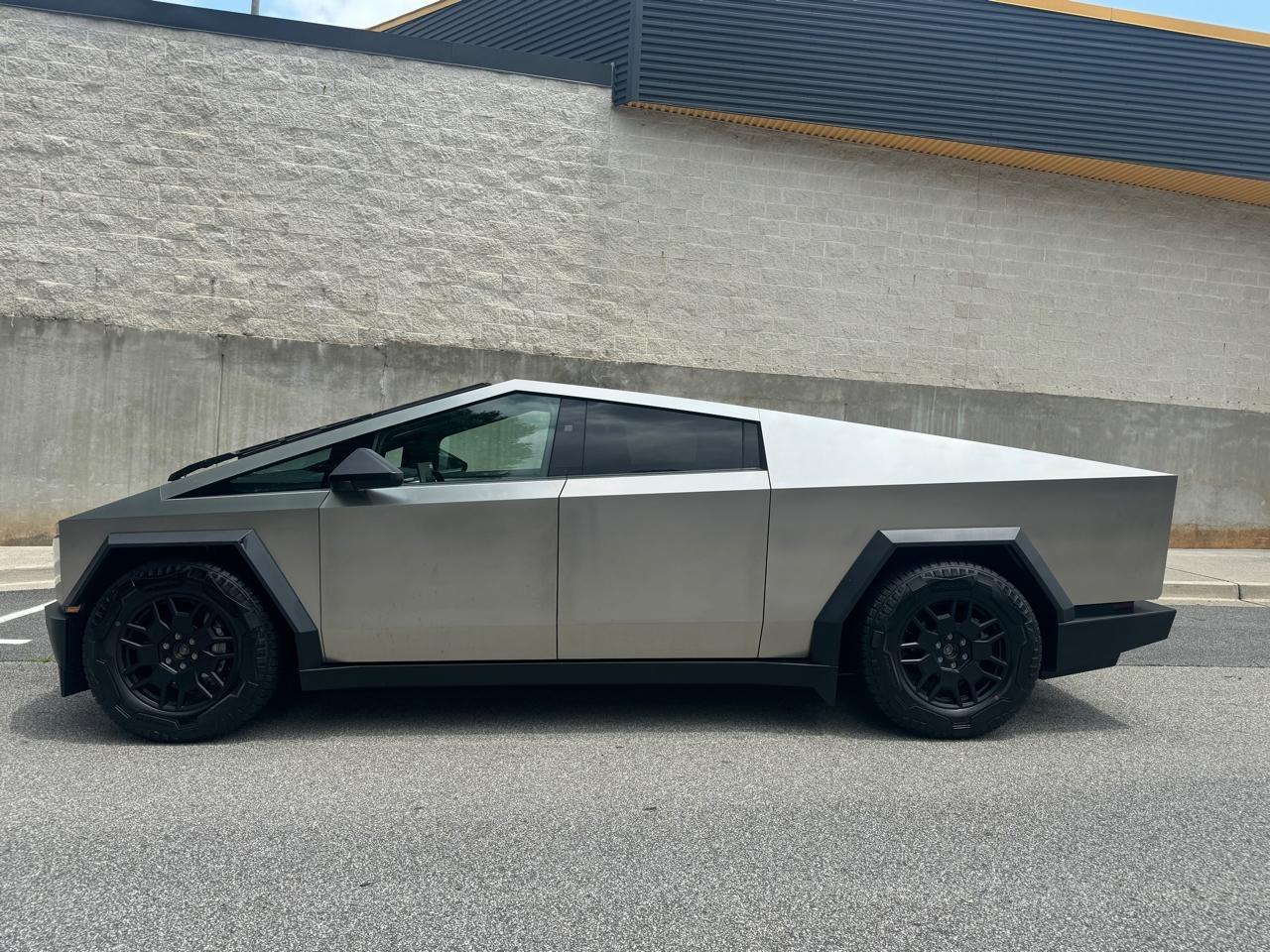 Tesla Cybertruck Base 2024