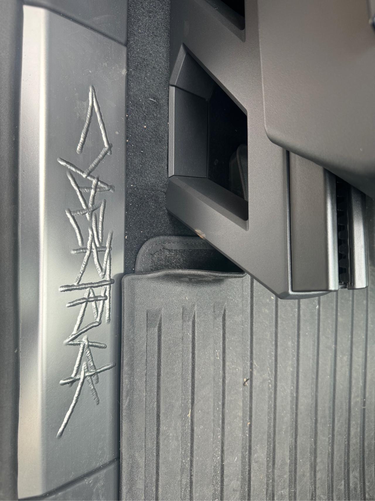 Tesla Cybertruck Base 2024