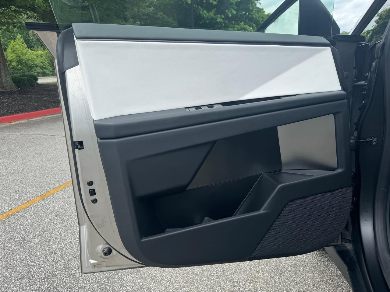 Tesla Cybertruck Base 2024
