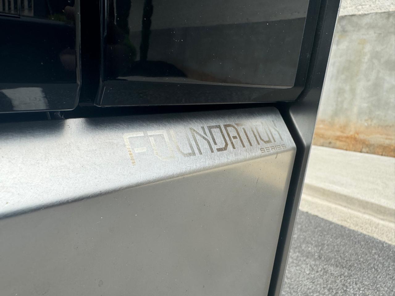 Tesla Cybertruck Base 2024