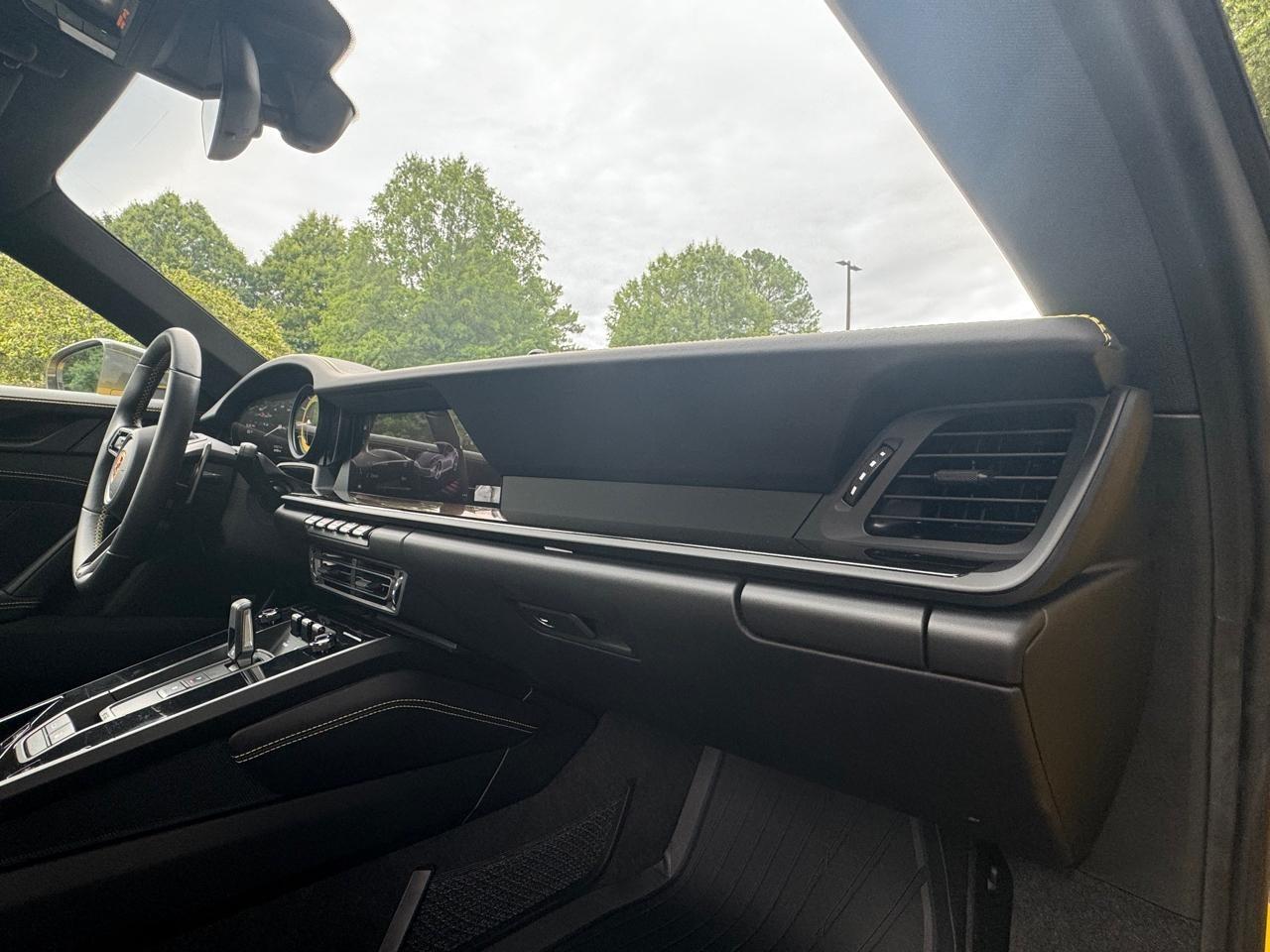 Porsche 911 Carrera Coupe 2024