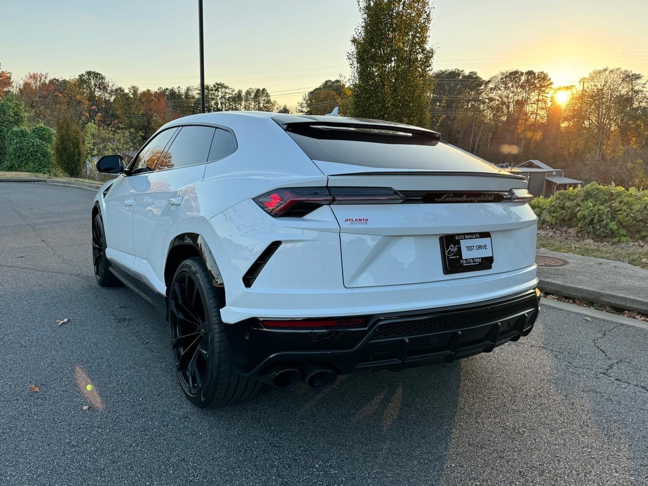Lamborghini Urus Base 2020