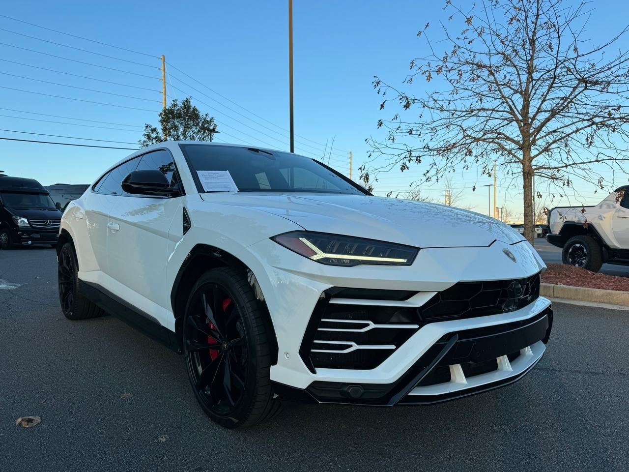Lamborghini Urus Base 2020