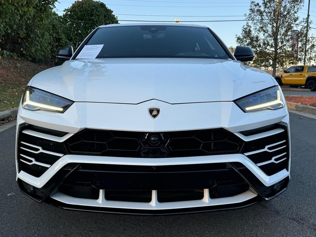 Lamborghini Urus Base 2020