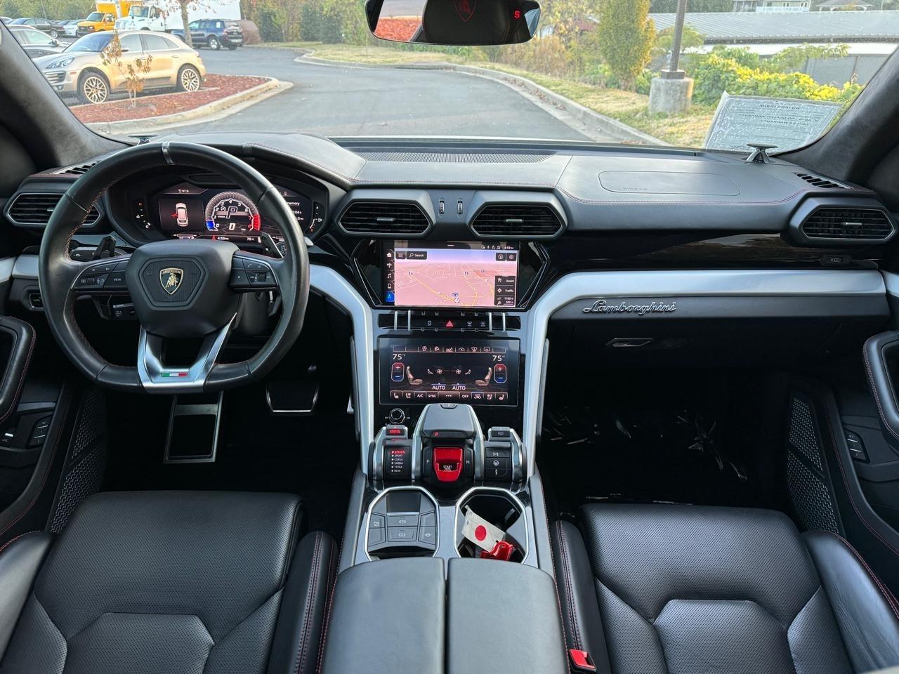 Lamborghini Urus Base 2020