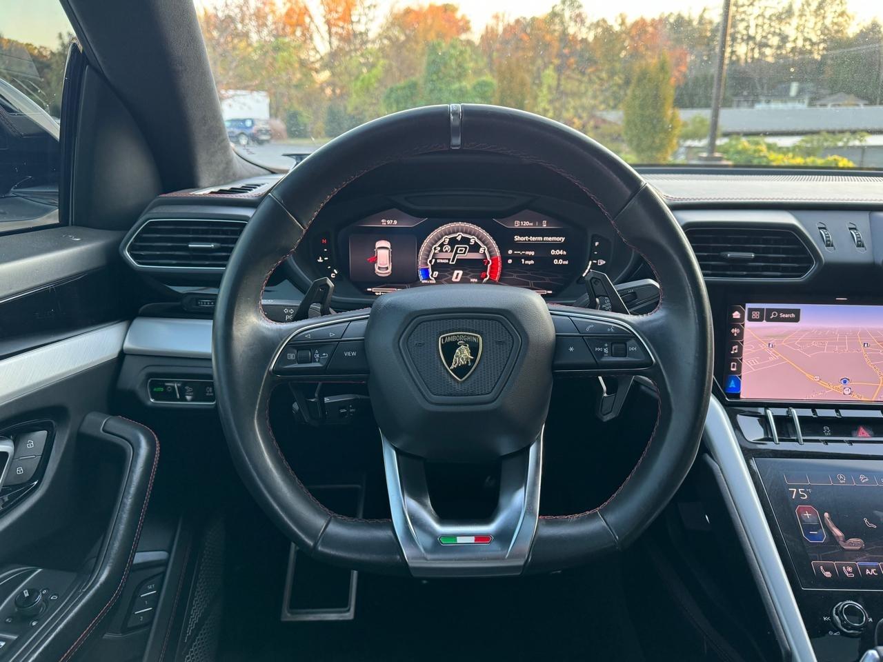Lamborghini Urus Base 2020