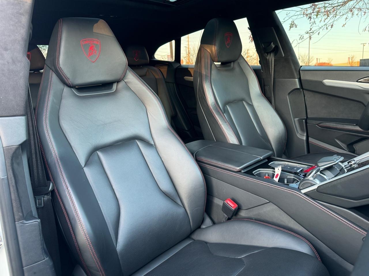 Lamborghini Urus Base 2020