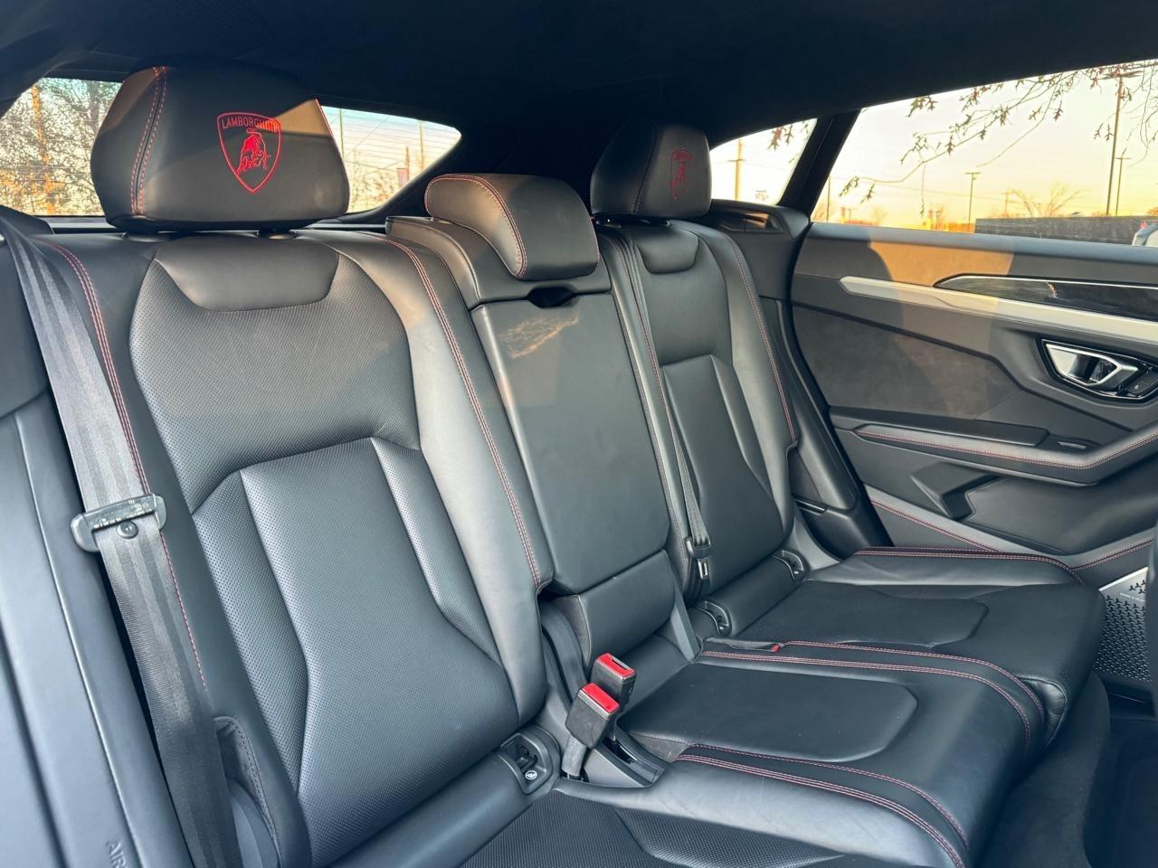 Lamborghini Urus Base 2020