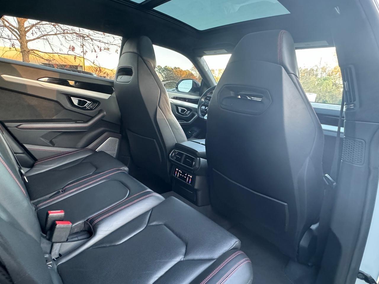 Lamborghini Urus Base 2020