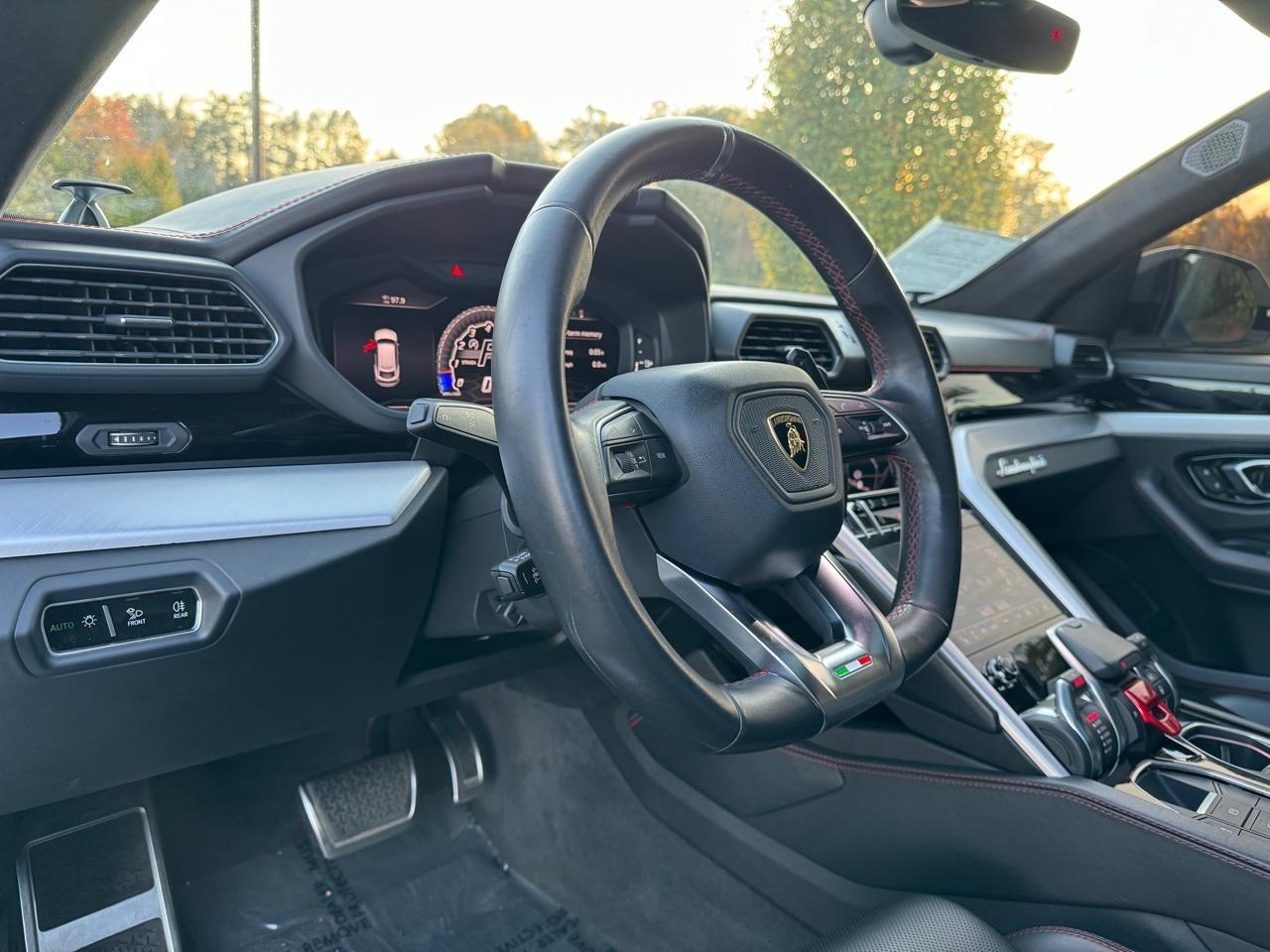 Lamborghini Urus Base 2020