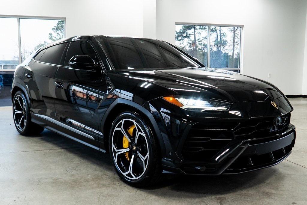 Lamborghini Urus Base 2020
